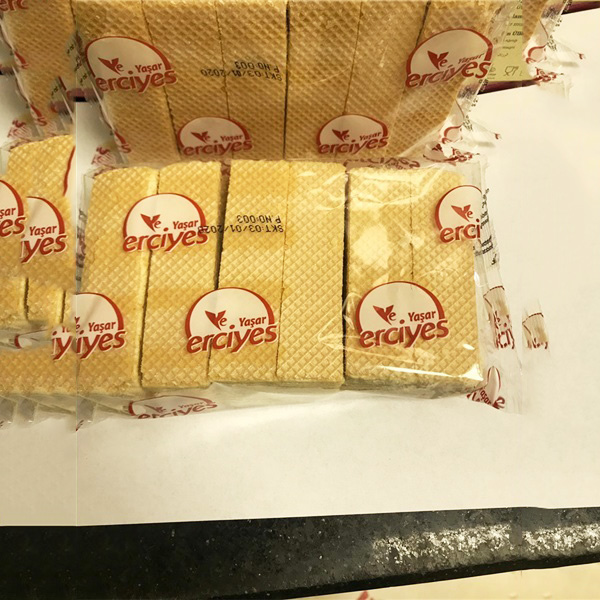 Yaşar Erciyes Vanilya Aromalı Sütlü Gofret - 1 Adet 200 Gr.'lık Paket Yaşar Erciyes Vanilya Aromalı Sütlü Gofret - 1 Adet 200 Gr.'lık Paket, erciyes gofret,
